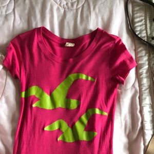 Hollister tee